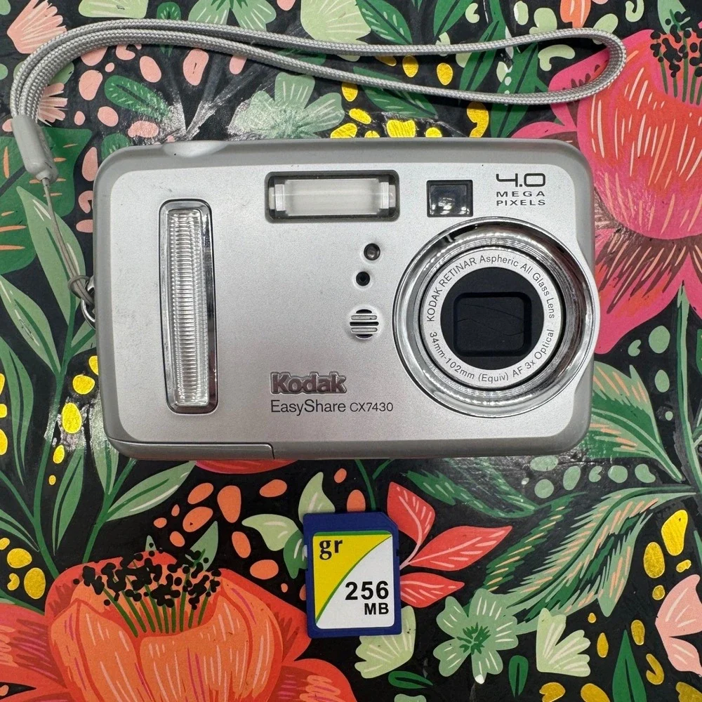 Kodak EasyShare CX7430 4.0MP Digital Camera Silver 3x Optical Zoom with SD Card